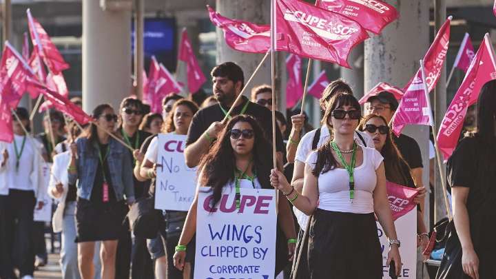 Government forces Air Canada flight attendants back to work, into arbitration