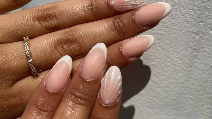Uñas concha: la manicura con decoración playera más ideal del verano