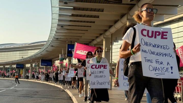 Air Canada flight attendants to remain on strike, defying government’s back