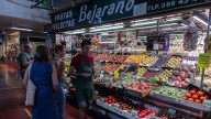 Agobiados por las deudas