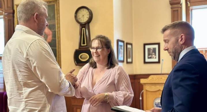 German couple’s 20-year love affair with America culminates in wedding at New Bedford City Hall