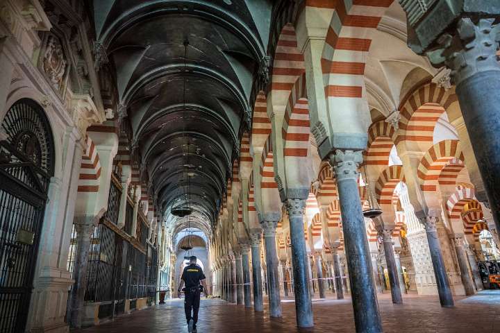 Nuevo incidente en la Mezquita de Córdoba: los bomberos acuden de madrugada para atajar una fuga de agua