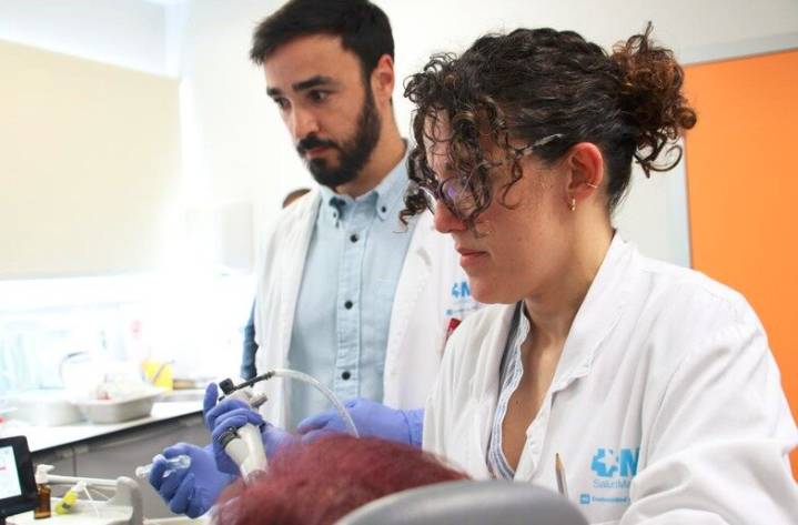 El Hospital de Torrejón revoluciona la cirugía de cuerdas vocales con la tecnología de láser azul