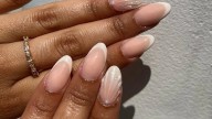 Uñas concha: la manicura con decoración playera más ideal del verano