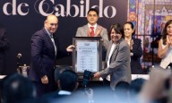 Cabildo de SLP celebra por primera vez una sesión solemne en la UASLP