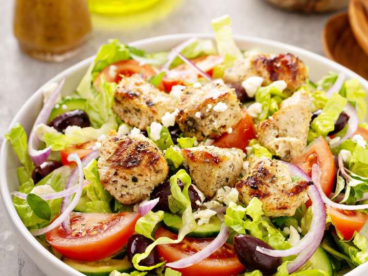 People with a family history of Alzheimer's can reduce their risk with diet changes, scientists say. Here's how to start.