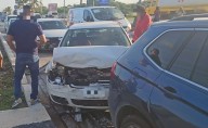 Choque en cadena sobre el bulevar Colosio deja cuatro autos dañados