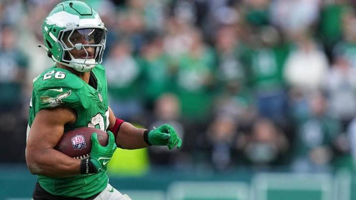 2025 Fantasy football positional rankings: Model makes QB, WR, RB, TE, defense and kicker picks