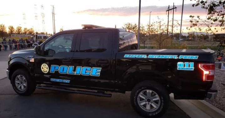 Man arrested after allegedly setting Sunset City vehicle on fire as protest