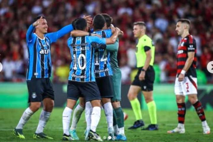 Erick Noriega: Hinchas del Gremio se rinden ante la buena actuación del peruano