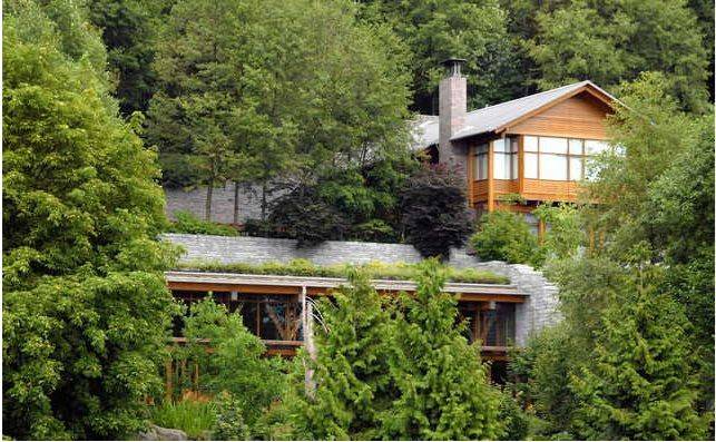 Ultrarich building luxury underground bunkers