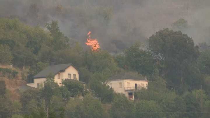 Decretado o nivel dous de emerxencia por un incendio na Pobra de Brollón