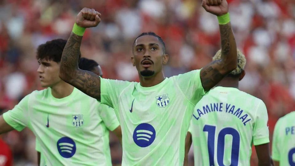¡Polémico arranque! El Barcelona inicia LaLiga con goleada en Mallorca, que sufrió dos expulsiones y un gol que se reclamó como ilegal