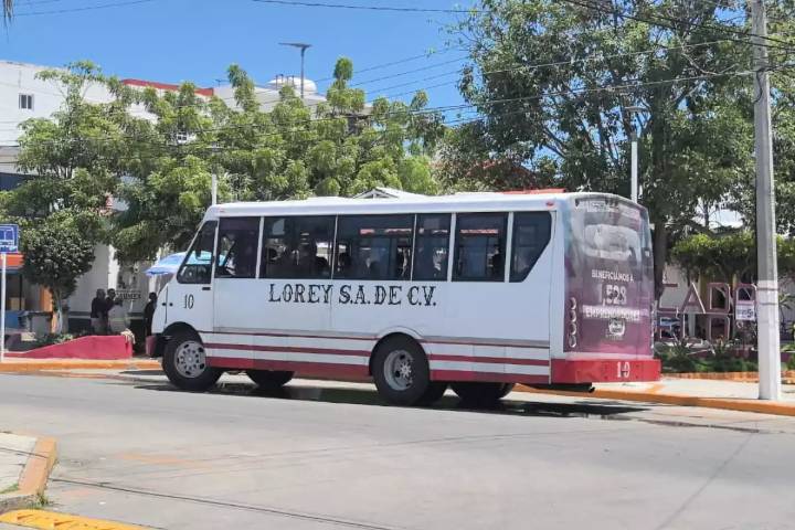 “Ya tenemos 10 años sin incremento": Piden aumentar hasta 11 pesos el transporte urbano en Carmen