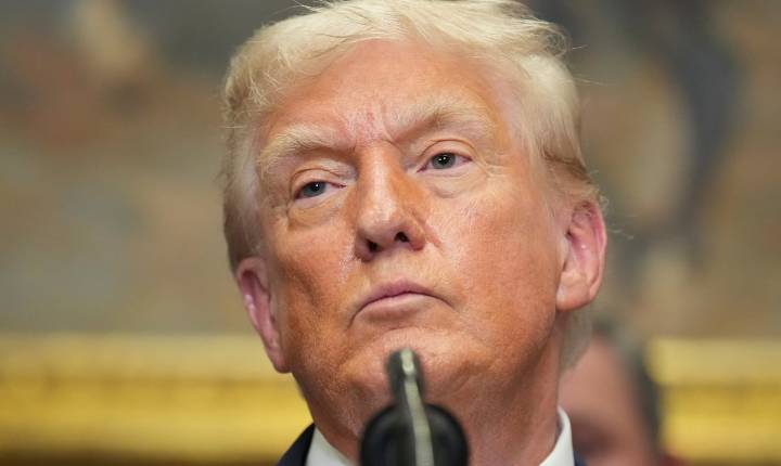 Donald Trump destituye a cinco de los siete miembros de la Junta Fiscal, según dos medios estadounidenses