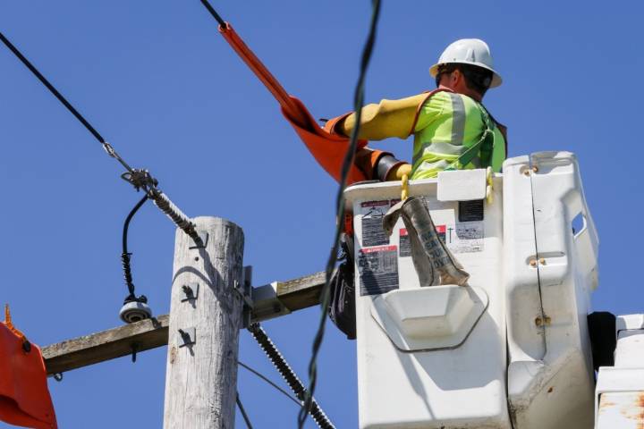 AI Use And Data Centers Are Causing ComEd Bills To Spike