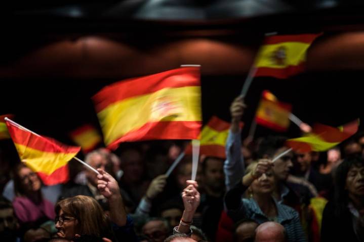 Prohíben reuniones religiosas en un pueblo español, generando críticas y acusaciones de islamofobia