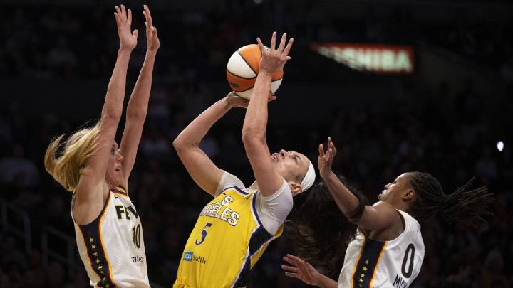 Aliyah Boston helps Fever beat Sparks, move into 6th place
