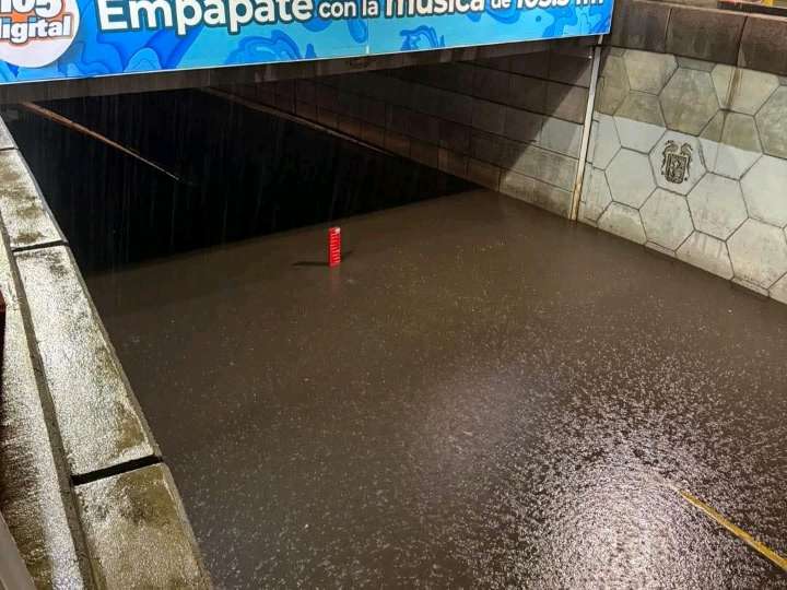(Video)Fuerte tromba con granizo azota a la capital.