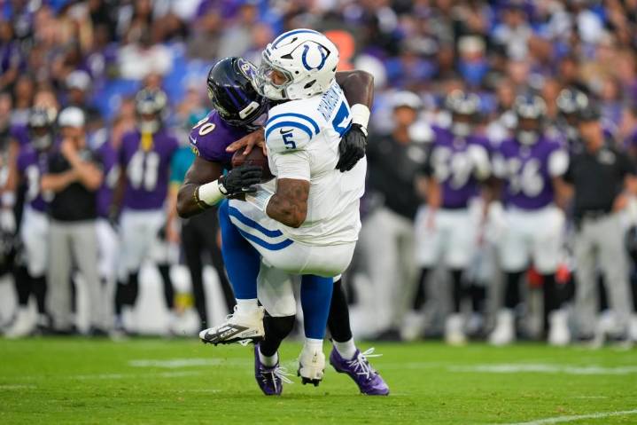 Colts: El QB Anthony Richardson será evaluado día a día con un meñique dislocado