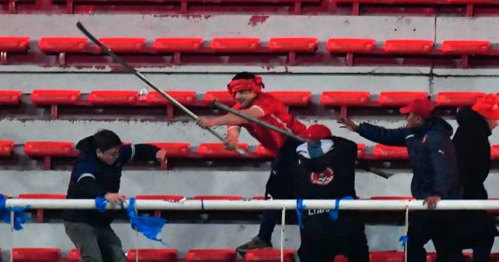 Tras graves incidentes en partido de la U en Argentina: Boric apunta a la organización e informa despliegue del gobierno para asistir a chilenos afectados