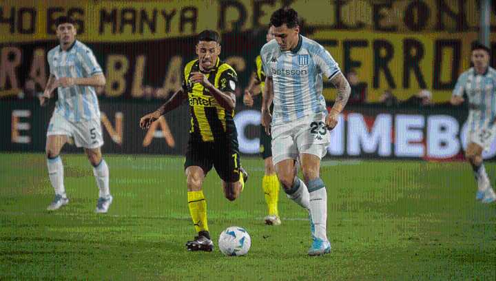 “Sin patear al arco…”: la dura crítica de los periodistas al desempeño de Racing ante Peñarol