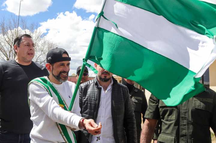 Líder opositor de Bolivia, Luis Camacho, fue oficialmente excarcelado y podrá defenderse en libertad