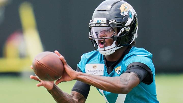 Jaguars rookie Travis Hunter sits out practice 'as a precaution' with an upper