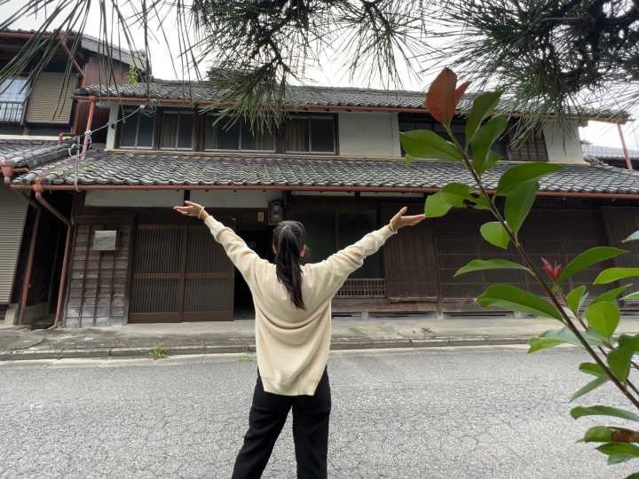 She fell in love with traditional Japanese homes during a high school trip. At 24, she bought one in the countryside.