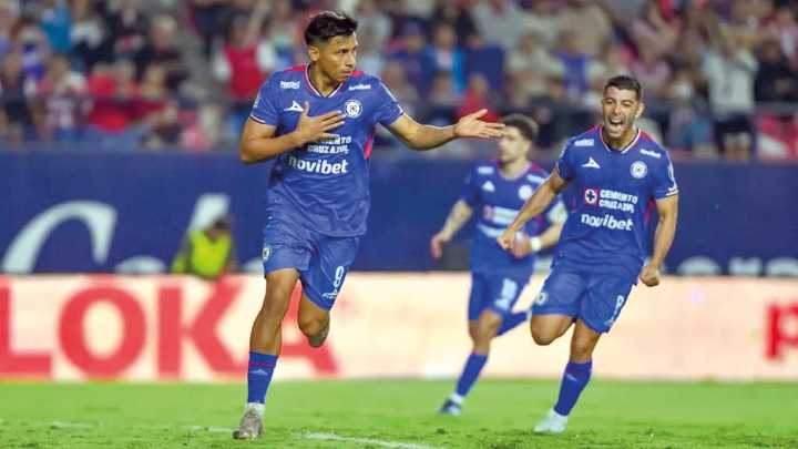 Cruz Azul olvida fracaso de Leagues Cup con triunfo ante Atlético de San Luis
