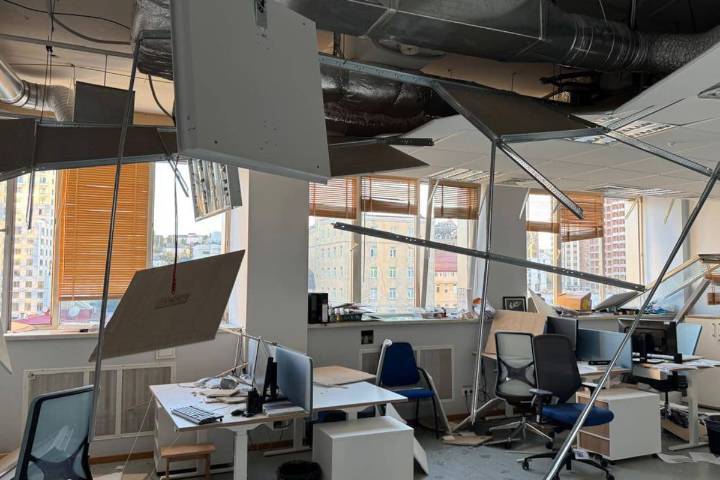 El edificio de la misión de la Unión Europea en Kiev, resultó con daños luego de ataques rusos