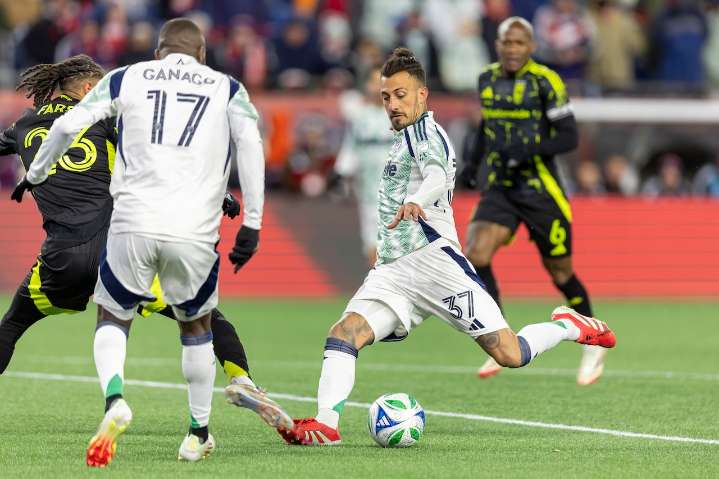 Revs waive two forwards, Maxi Urruti and Luis Diaz