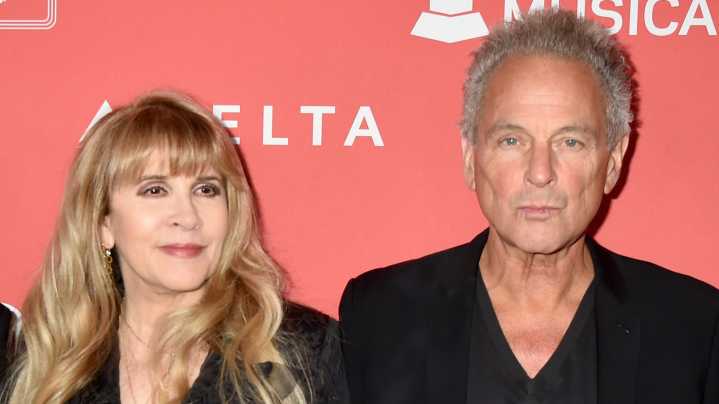 Odd Things About Stevie Nicks And Lindsey Buckingham's Reunion That Don't Add Up
