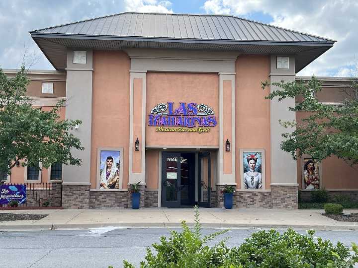 RESTAURANT REVIEW: Las Mamalonas offers opulence, ‘gringified’ menu