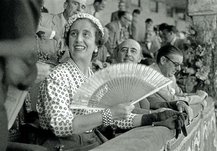 1950 | Franco entró bajo palio en Santa María