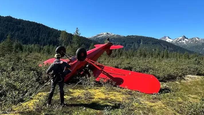 Solo pilot rescued after crash south of Haines