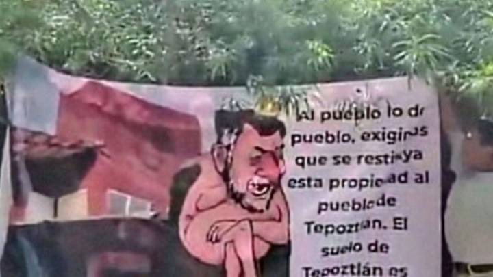 Comuneros de Tepoztlán se manifiestan frente a la casa de Fernández Noroña