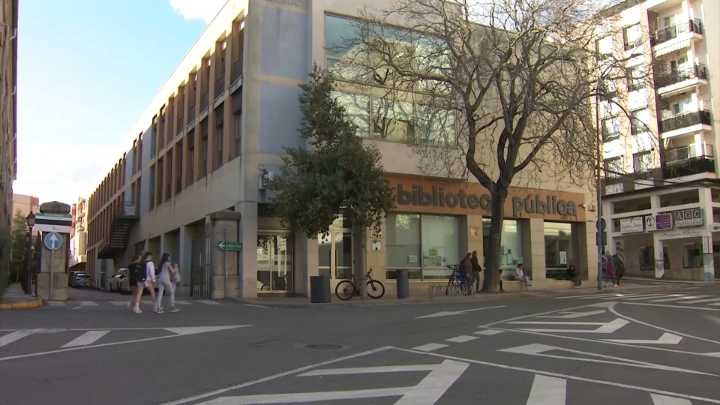 Estudiantes y opositores denuncian falta de bibliotecas en Cáceres durante las tardes de agosto More