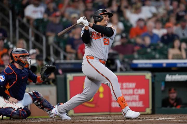 Orioles' Samuel Basallo gets 1st MLB hit, RBI in blowout