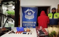 Investigaban un robo y encontraron armas y un cultivo de marihuana indoor en Las Talitas