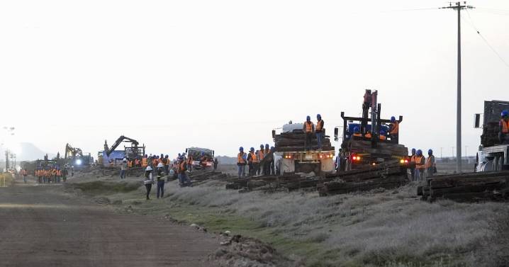 Gobierno pospone fallo en licitación para compra de trenes para ruta México