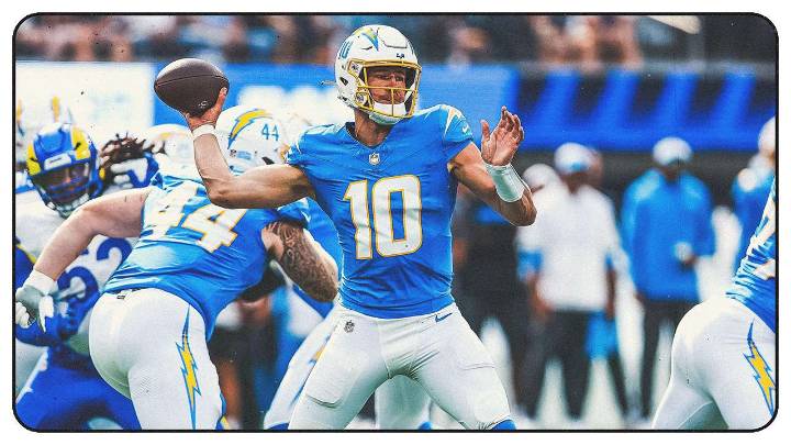 Justin Herbert Leads Scoring Drive in 1st Action of 2025 Preseason