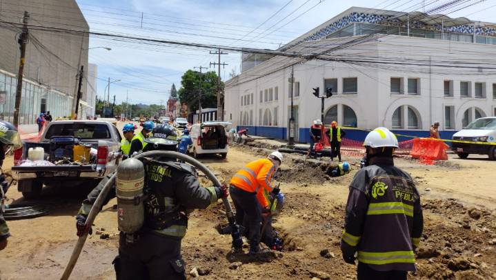 Fuga de gas en Puebla provoca desalojo de 1200 personas de edificios de gobierno