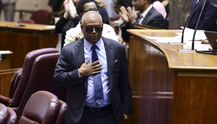 Potential conflict stalls Mayor Johnson's plan to make former City Council dean Walter Burnett CHA CEO