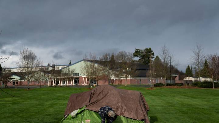 Oregon city at heart of Supreme Court homelessness ruling to ensure camping spaces under settlement