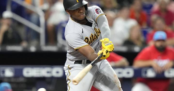 Ke'Bryan Hayes returns to Pittsburgh after being traded to the playoff