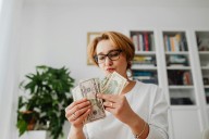Nueva York paga cheque de estímulo por inflación, estos son los montos y las personas que quedan por fuera de este beneficio