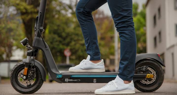 Indecopi emite alerta por fallas en más de mil scooters comercializados