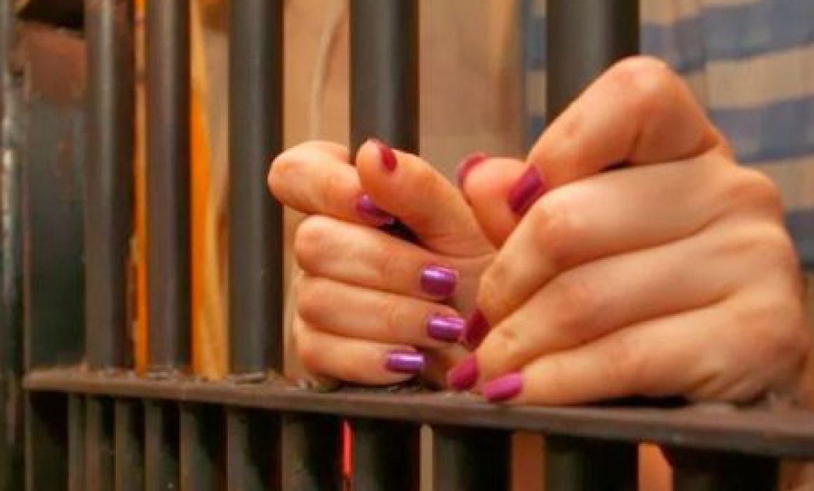 Vinculan a proceso a mujer por tráfico de plazas en Oaxaca