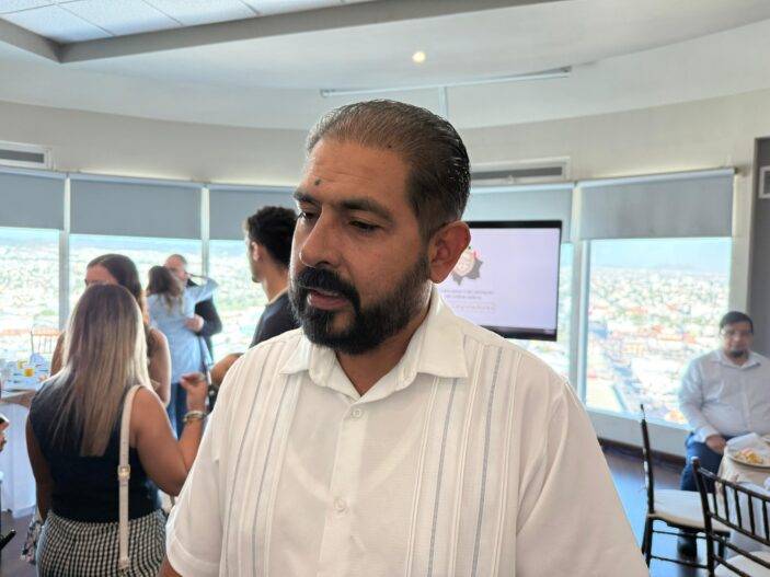 Apoya regidor de Morena reducción de regidurías en reforma electoral